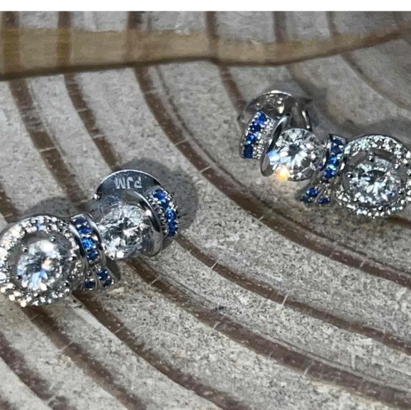 JTV Bella Luce  EXCLUSIVE SNOWMAN STERLING SILVER .925 Earrings - Picture 10 of 10